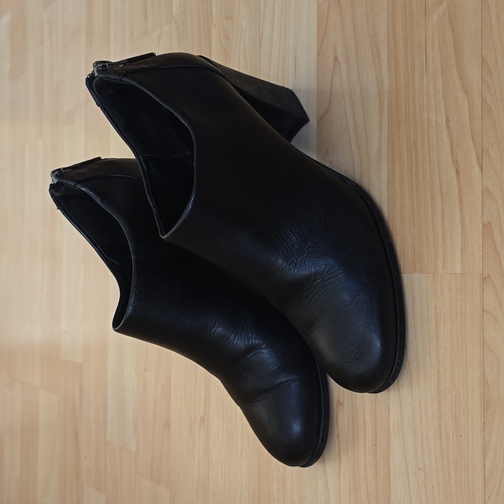 Eileen Fisher Black Heeled Ankle Boots Genuine Leather Size 6